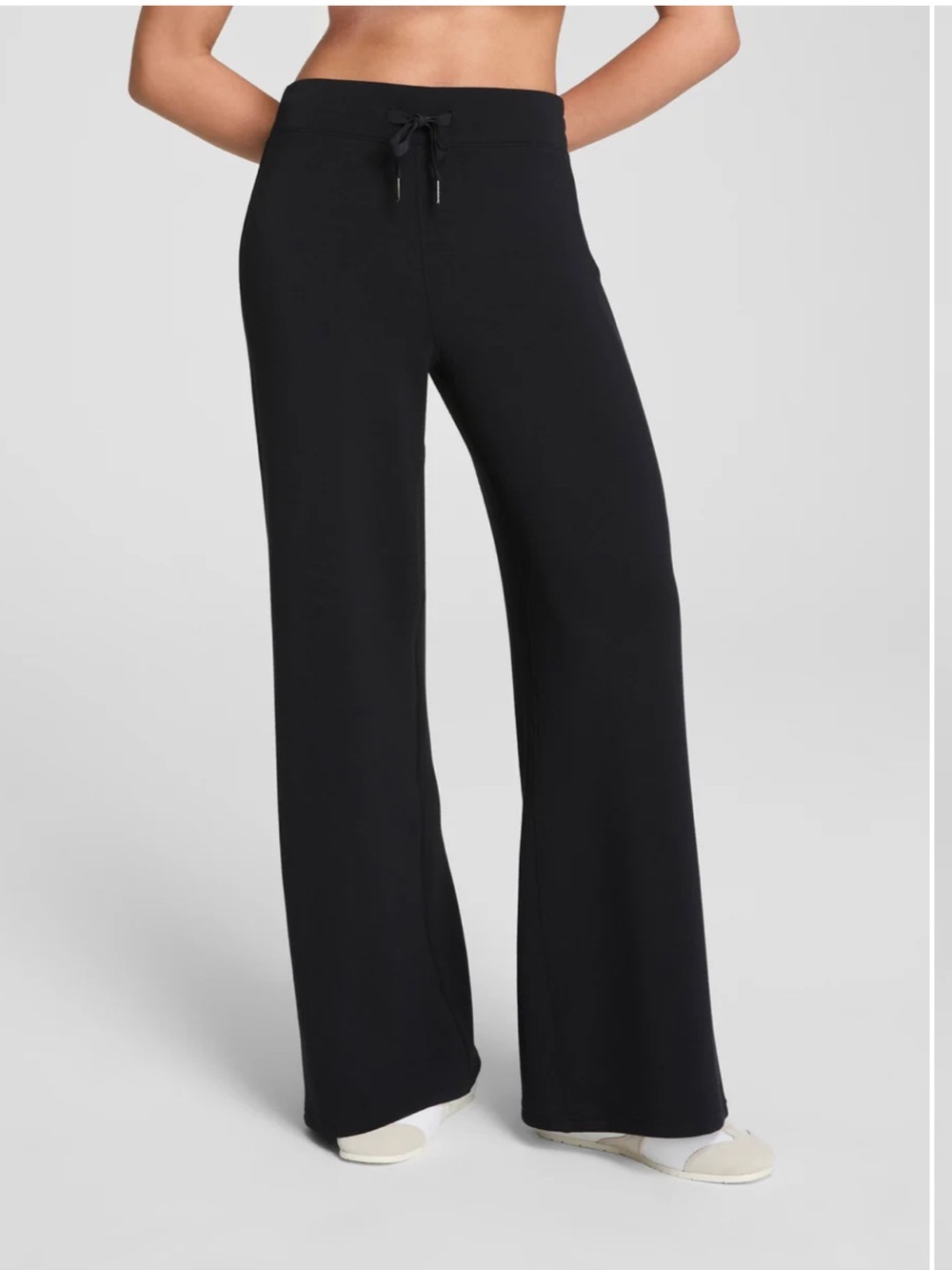 SPANX AirEssentials Wide Leg Pant in Black , size S P